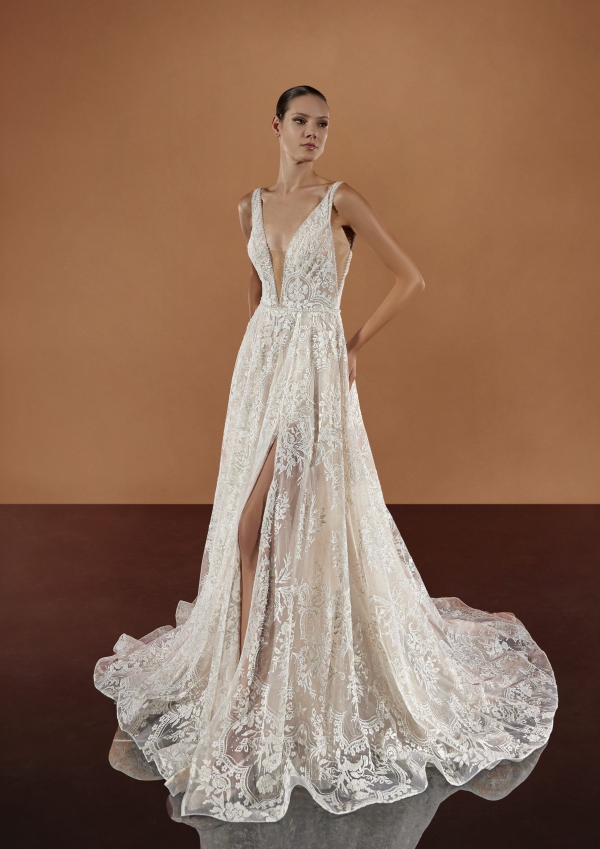 Robe de Mariée NETHRA- Pronovias Privée collection 2025 Robe de Mariée NETHRA- Pronovias Privée collection 2025