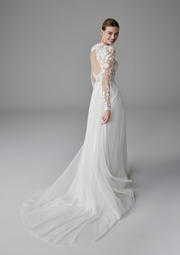 TERESINE Wedding Dress Pronovias collection 2025| Boutique Paris TERESINE Wedding Dress Pronovias collection 2025| Boutique Paris