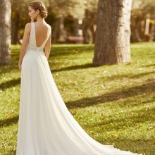 KEREM Wedding Dress Aire Barcelona Collection 2025| Paris Boutique KEREM Wedding Dress Aire Barcelona Collection 2025| Paris Boutique