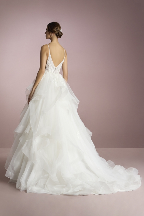 Robe de mariée princesse, bretelles, jupe à volants, dentelle, tulle.