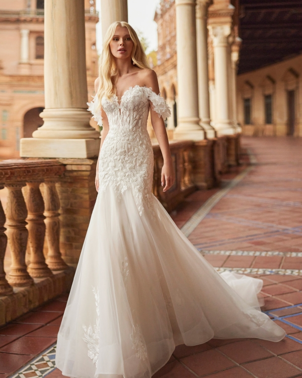 KARSEN Wedding Dress Aire Barcelona Collection 2026| Paris Boutique KARSEN Wedding Dress Aire Barcelona Collection 2026| Paris Boutique