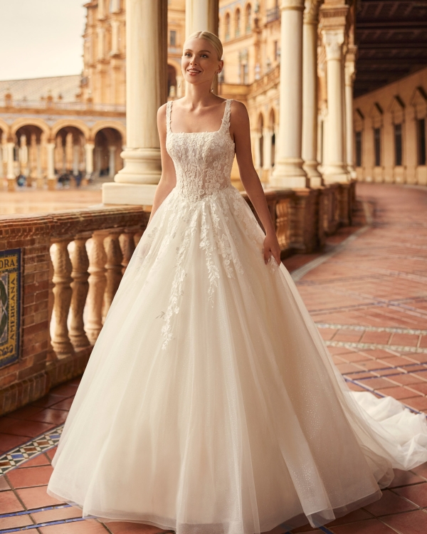 Robe de Mariée KEIZAN Aire Barcelona 2026| Mariée Parisienne Robe de Mariée KEIZAN Aire Barcelona 2026| Mariée Parisienne
