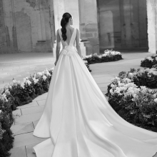 MIRAN  Wedding Dress Aire Barcelona Collection 2026| Paris Boutique
