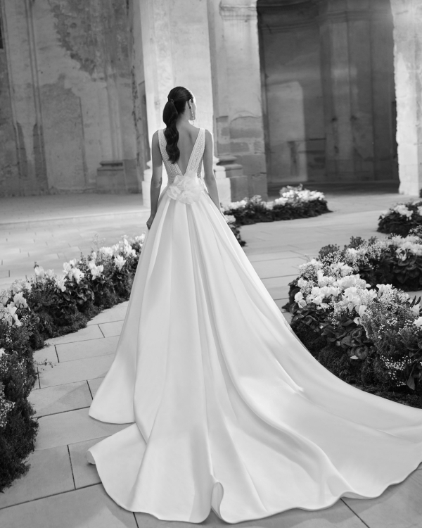 MIRAN  Wedding Dress Aire Barcelona Collection 2026| Paris Boutique