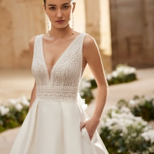MIRAN  Wedding Dress Aire Barcelona Collection 2026| Paris Boutique