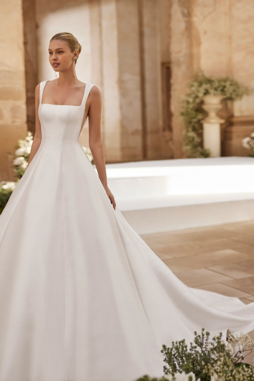 MONICA Wedding Dress Aire Barcelona Collection 2026| Paris Boutique