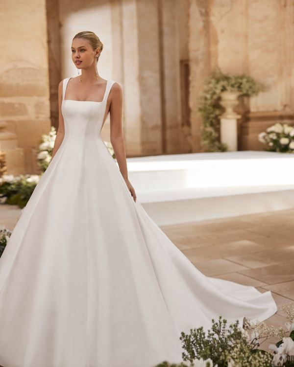 MONICA Wedding Dress Aire Barcelona Collection 2026| Paris Boutique