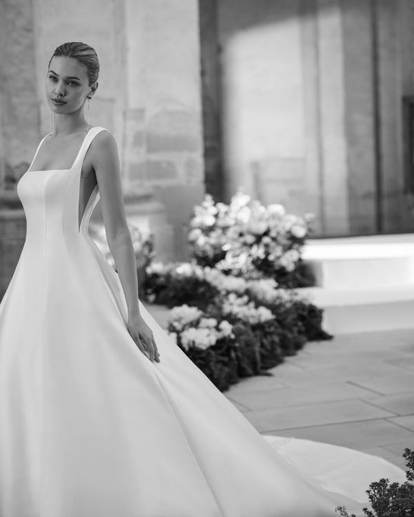 MONICA Wedding Dress Aire Barcelona Collection 2026| Paris Boutique