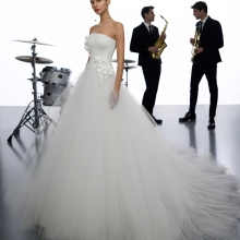 YOANA Wedding Dress Aire Barcelona Collection 2026| Paris Boutique YOANA Wedding Dress Aire Barcelona Collection 2026| Paris Boutique