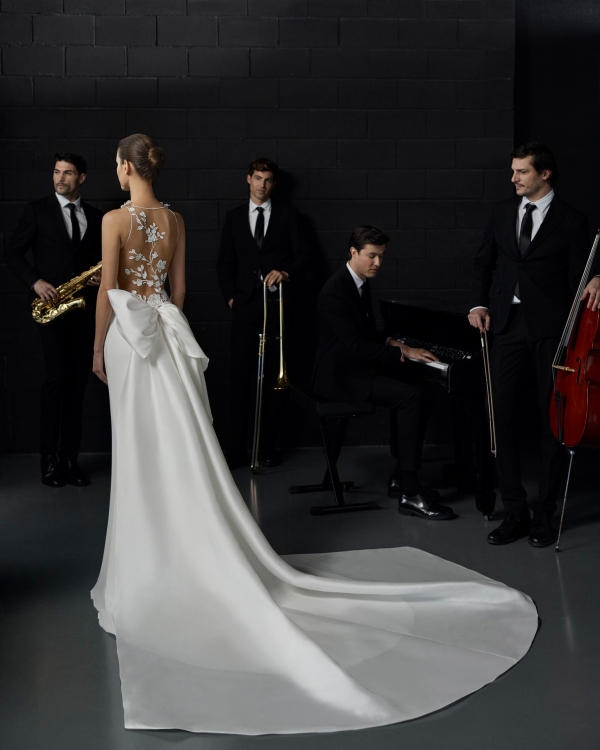 YUREN Wedding Dress Aire Barcelona Collection 2026| Paris Boutique YUREN Wedding Dress Aire Barcelona Collection 2026| Paris Boutique