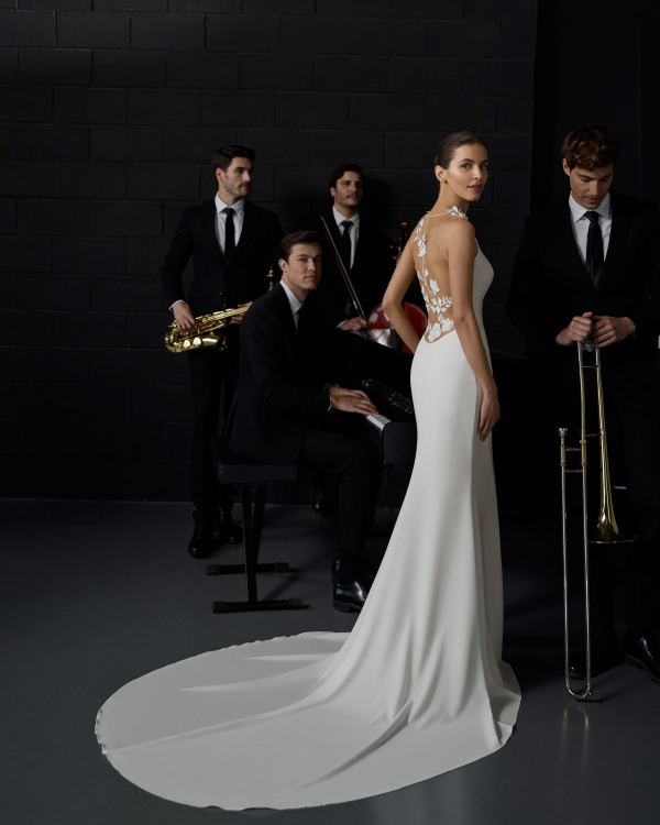 YUREN Wedding Dress Aire Barcelona Collection 2026| Paris Boutique YUREN Wedding Dress Aire Barcelona Collection 2026| Paris Boutique