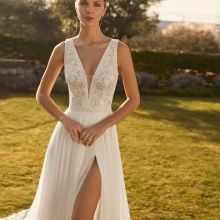ZOEY Wedding Dress Aire Barcelona Collection 2026| Paris Boutique