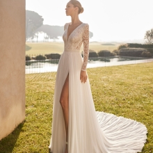 ZOEY Wedding Dress Aire Barcelona Collection 2026| Paris Boutique