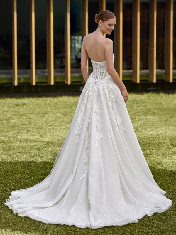 ADRIE Wedding Dress Pronovias collection 2026 | Boutique Paris