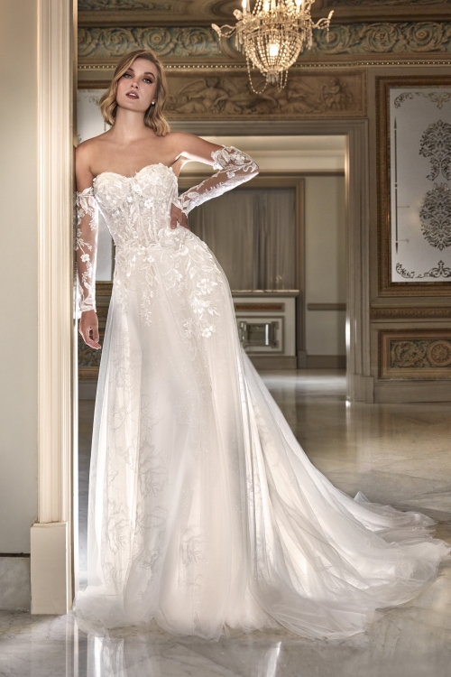 BLOSSIA Wedding Dress Pronovias Privee collection 2026 | Paris Boutique