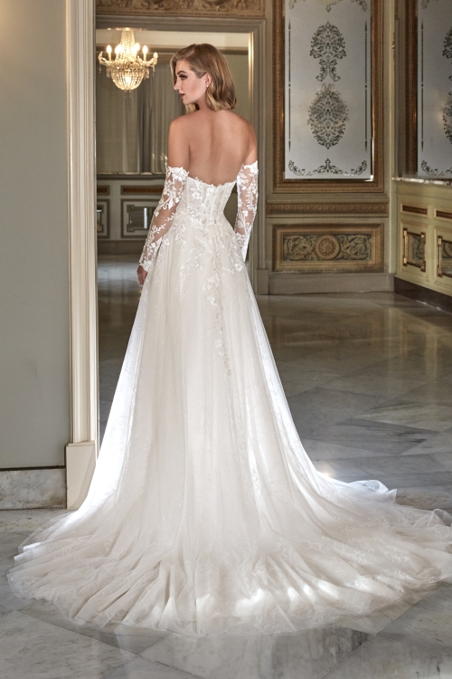 BLOSSIA Wedding Dress Pronovias Privee collection 2026 | Paris Boutique