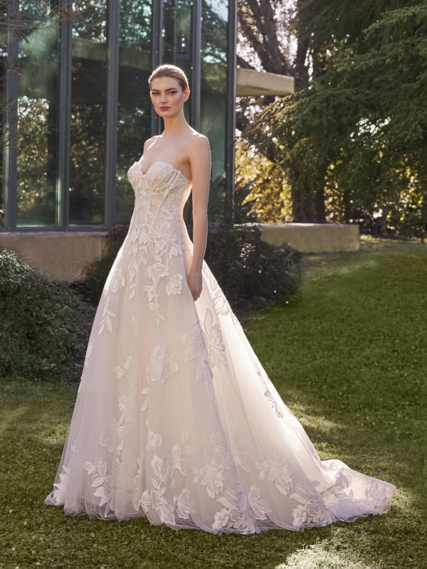DElICATE Wedding Dress Pronovias collection 2026 | Boutique Paris DElICATE Wedding Dress Pronovias collection 2026 | Boutique Paris