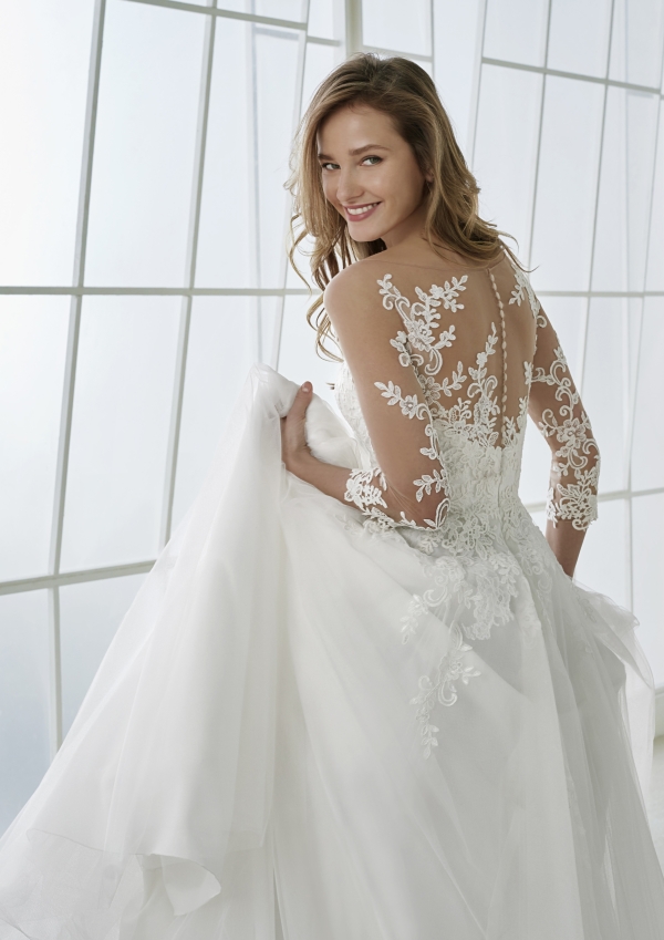Robe de Mariée FERIA White One Collection 2026 | Paris Robe de Mariée FERIA White One Collection 2026 | Paris