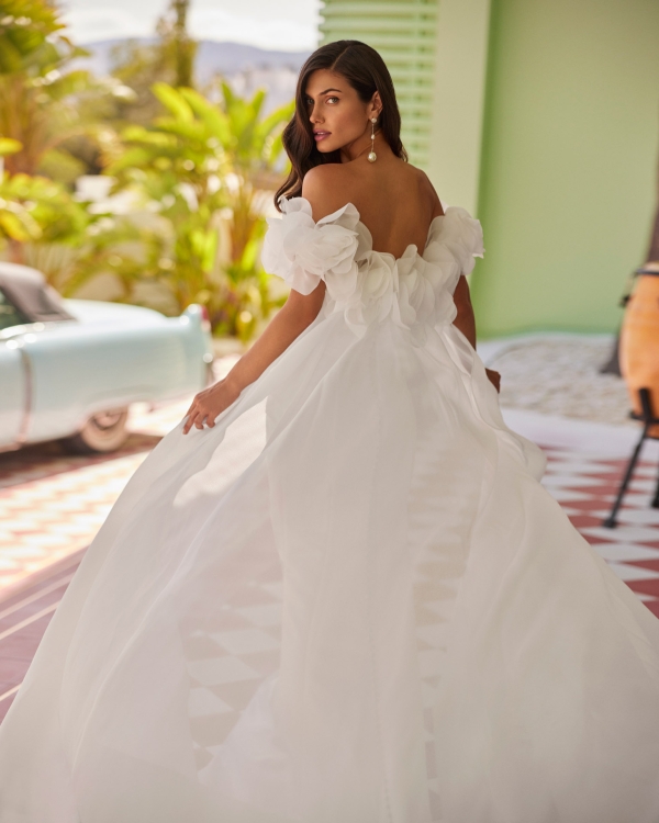 JALISA Wedding Dress luna novias collection 2026: Paris Boutique JALISA Wedding Dress luna novias collection 2026: Paris Boutique