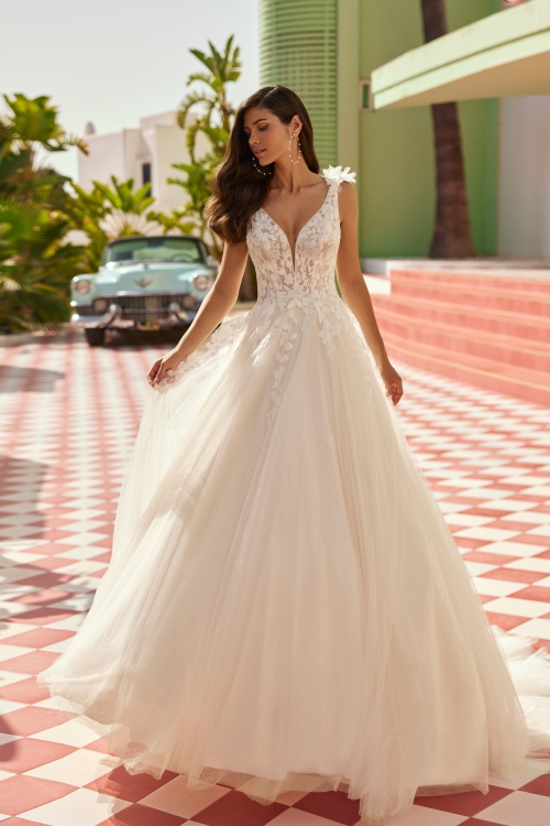 Robe de mariée JESSAM Luna Novias collection 2026 | Paris