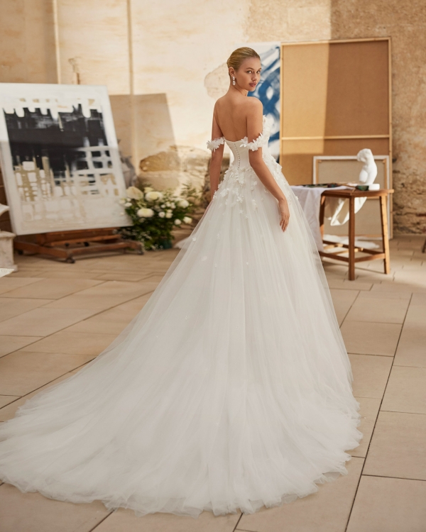 MELISA Wedding Dress Aire Barcelona Collection 2026 | Paris Boutique MELISA Wedding Dress Aire Barcelona Collection 2026 | Paris Boutique