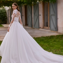 Robe de mariée NISARA Alma Novias collection 2026