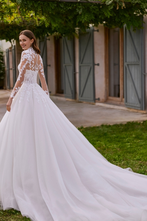 NISARA Wedding Dress Alma Novias collection 2026 Paris