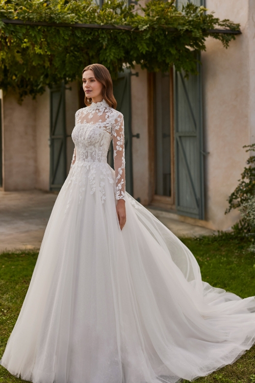 NISARA Wedding Dress Alma Novias collection 2026 Paris
