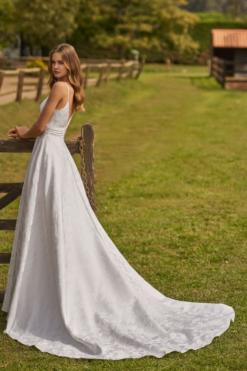 NITHAN Wedding Dress Alma Novias collection 2026 Paris