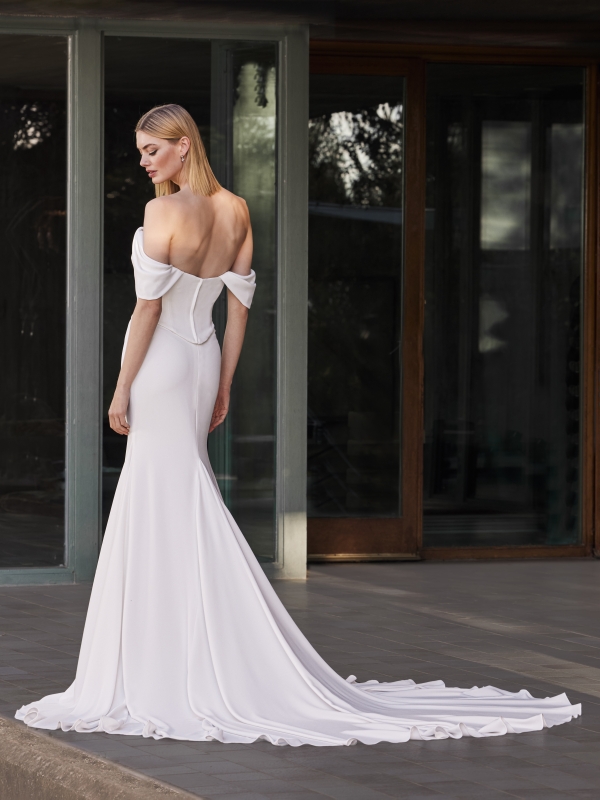 POLENIA Wedding Dress Pronovias collection 2026 | Boutique Paris POLENIA Wedding Dress Pronovias collection 2026 | Boutique Paris