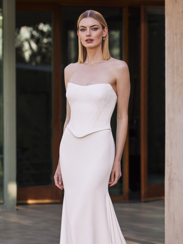 POLENIA Wedding Dress Pronovias collection 2026 | Boutique Paris POLENIA Wedding Dress Pronovias collection 2026 | Boutique Paris