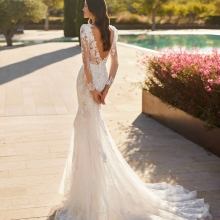 Robe de mariée SEDUM Adriana Alier collection 2026 : Paris Robe de mariée SEDUM Adriana Alier collection 2026 : Paris