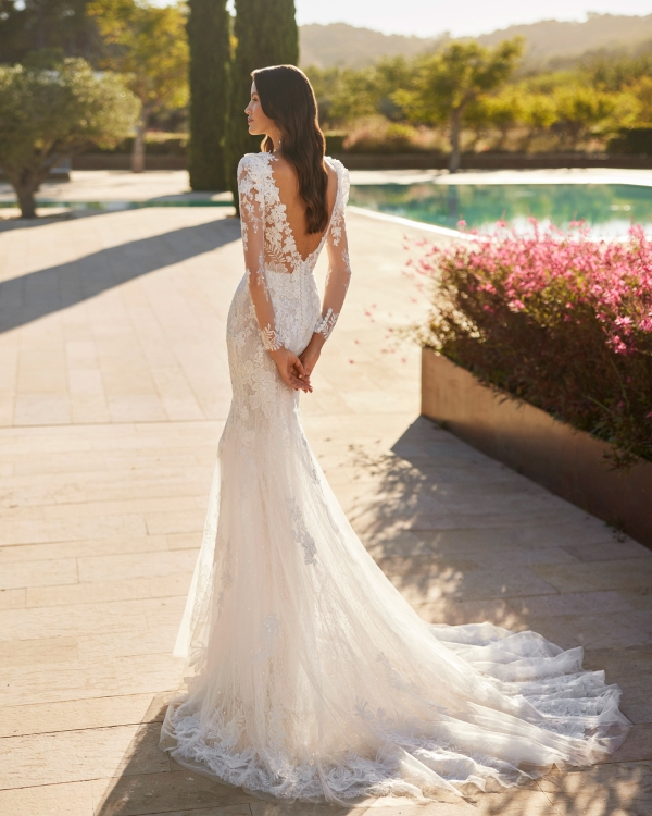 Robe de mariée SEDUM Adriana Alier collection 2026 : Paris Robe de mariée SEDUM Adriana Alier collection 2026 : Paris