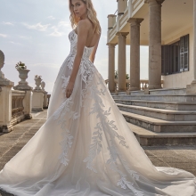 TEIA Wedding Dress Pronovias collection 2026 | Boutique Paris TEIA Wedding Dress Pronovias collection 2026 | Boutique Paris