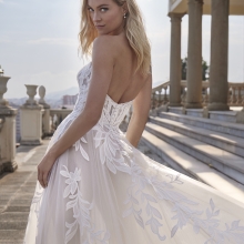 TEIA Wedding Dress Pronovias collection 2026 | Boutique Paris TEIA Wedding Dress Pronovias collection 2026 | Boutique Paris