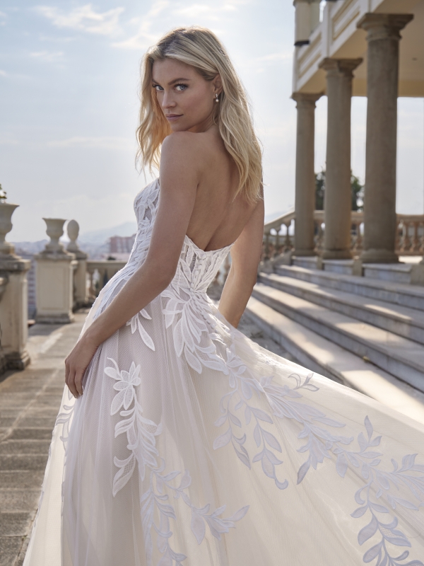 TEIA Wedding Dress Pronovias collection 2026 | Boutique Paris TEIA Wedding Dress Pronovias collection 2026 | Boutique Paris