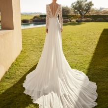 ZEUS Wedding Dress Aire Barcelona Collection 2026 | Paris Boutique ZEUS Wedding Dress Aire Barcelona Collection 2026 | Paris Boutique