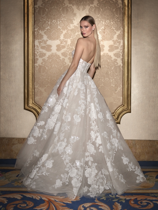 IDAEA Wedding Dress Pronovias Privee collection 2026 | Paris Boutique