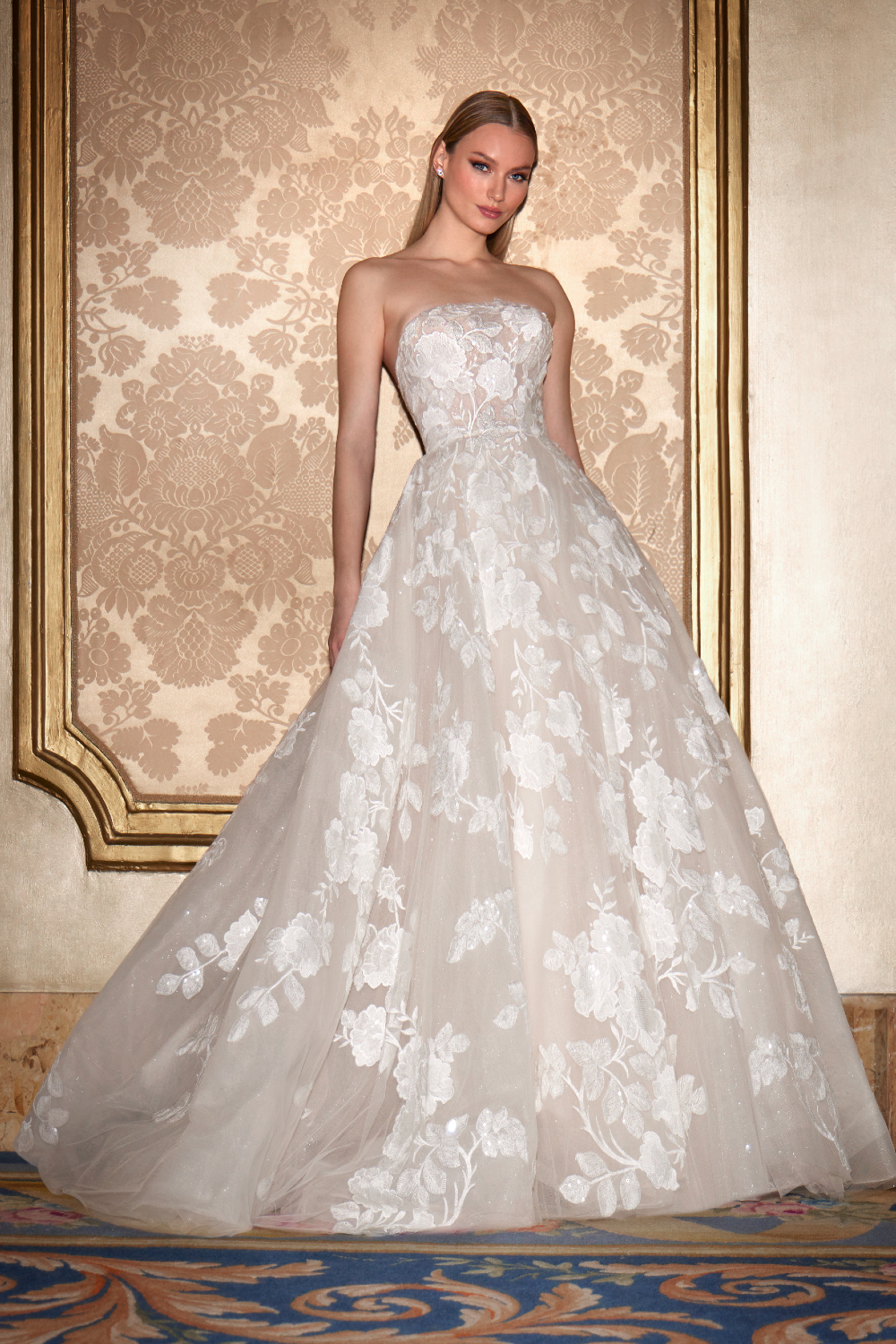 robe-de-mariee-coupe-a