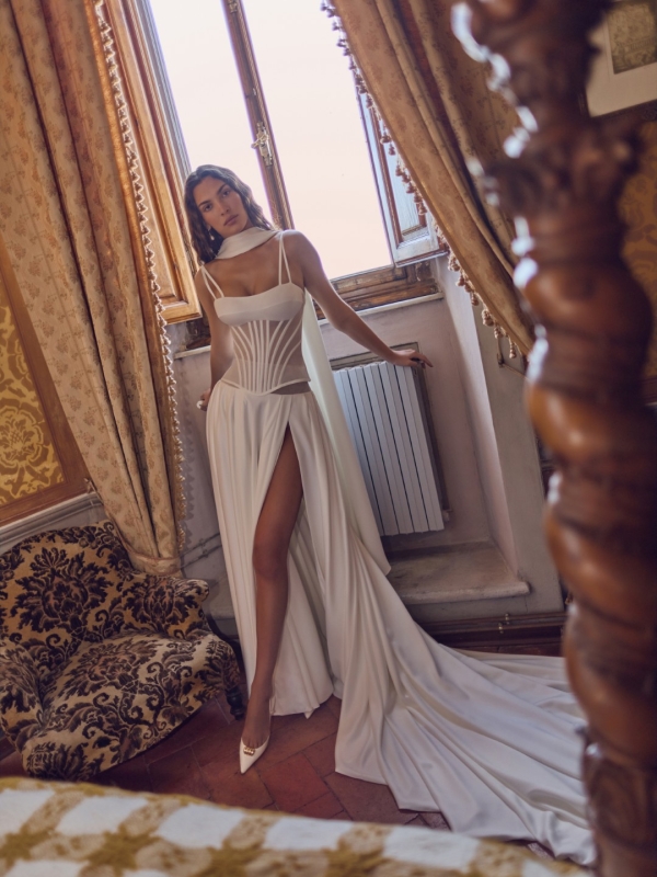 CRETE Wedding Dress WONA CONCEPT collection 2026 | Boutique Paris CRETE Wedding Dress WONA CONCEPT collection 2026 | Boutique Paris