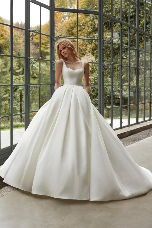 Robe de Mariée LAMYA Nicole Milano collection 2026 | Paris