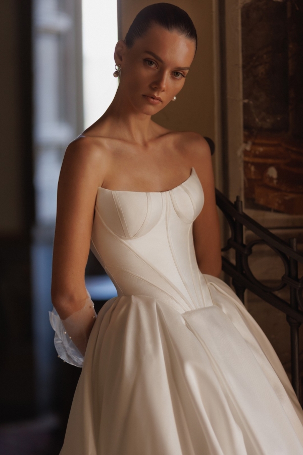 PIPER Wedding Dress WONA CONCEPT collection 2026 | Boutique Paris