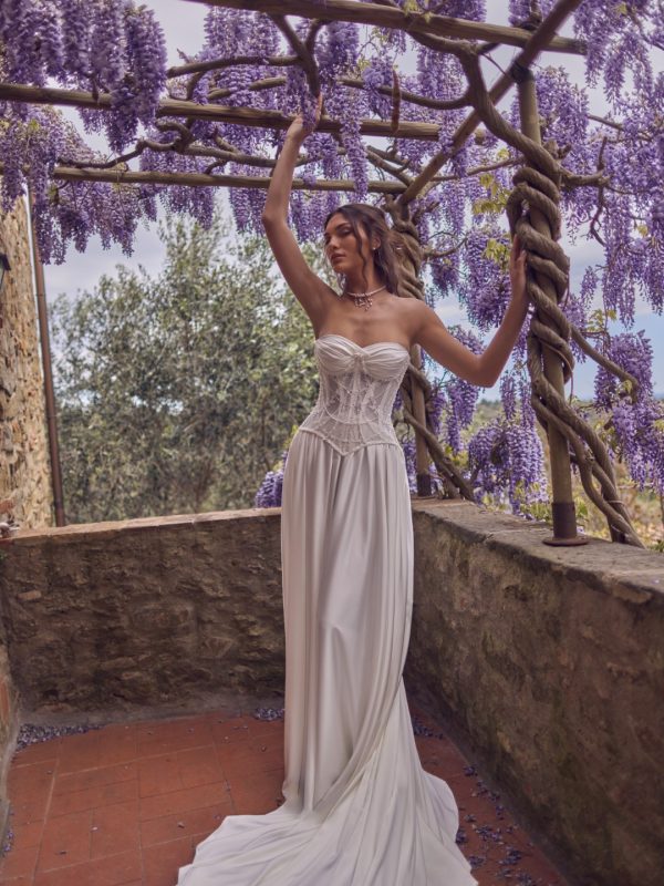 Robe de Mariée ERATO de WONA CONCEPT| Boutique Paris 15 Robe de Mariée ERATO de WONA CONCEPT| Boutique Paris 15