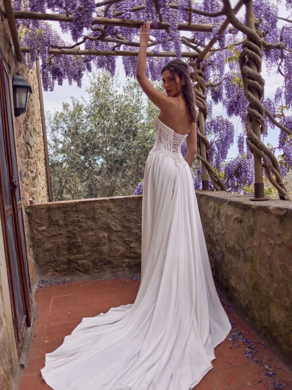 Robe de Mariée ERATO de WONA CONCEPT| Boutique Paris 15 Robe de Mariée ERATO de WONA CONCEPT| Boutique Paris 15