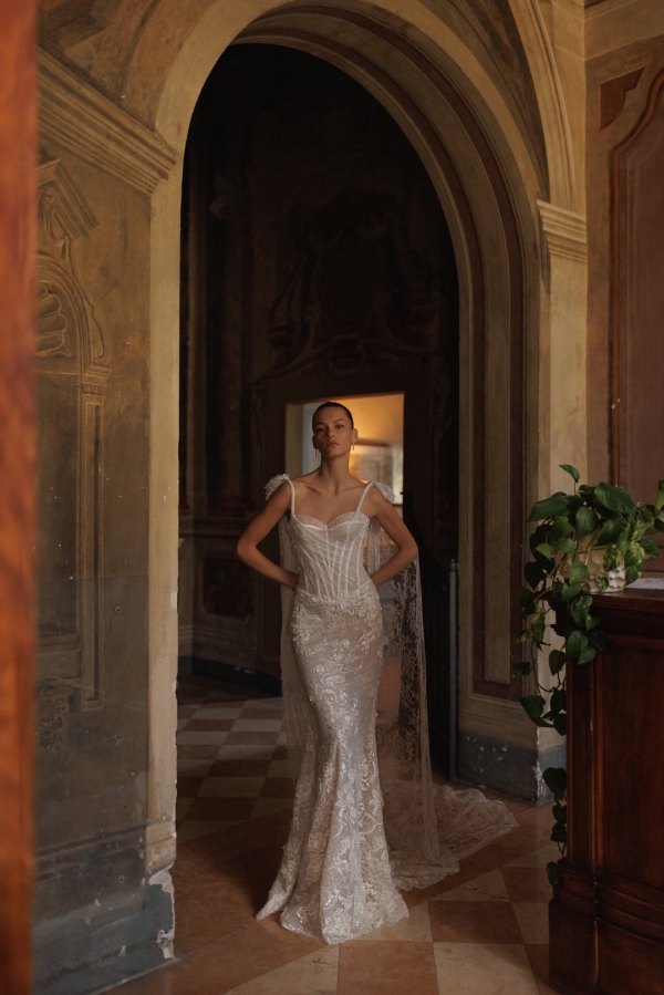 Robe de Mariée ROWAN de WONA CONCEPT| Paris Boutique Robe de Mariée ROWAN de WONA CONCEPT| Paris Boutique