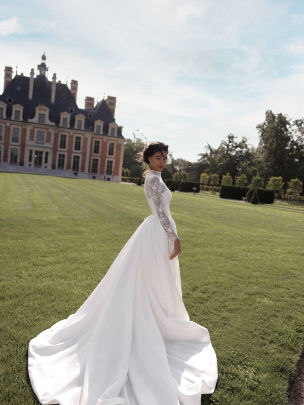 WINSLOW Wedding Dress WONA CONCEPT collection 2026 | Boutique Paris WINSLOW Wedding Dress WONA CONCEPT collection 2026 | Boutique Paris