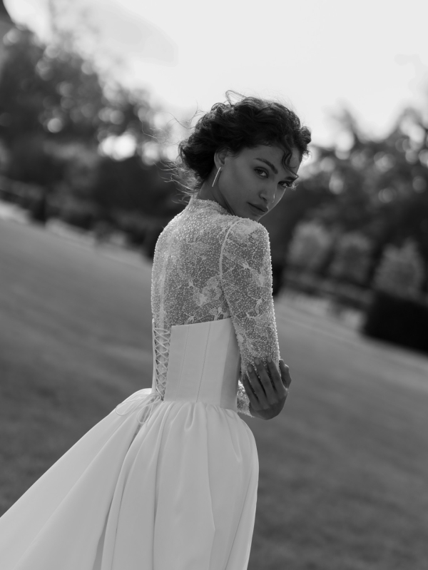WINSLOW Wedding Dress WONA CONCEPT collection 2026 | Boutique Paris WINSLOW Wedding Dress WONA CONCEPT collection 2026 | Boutique Paris